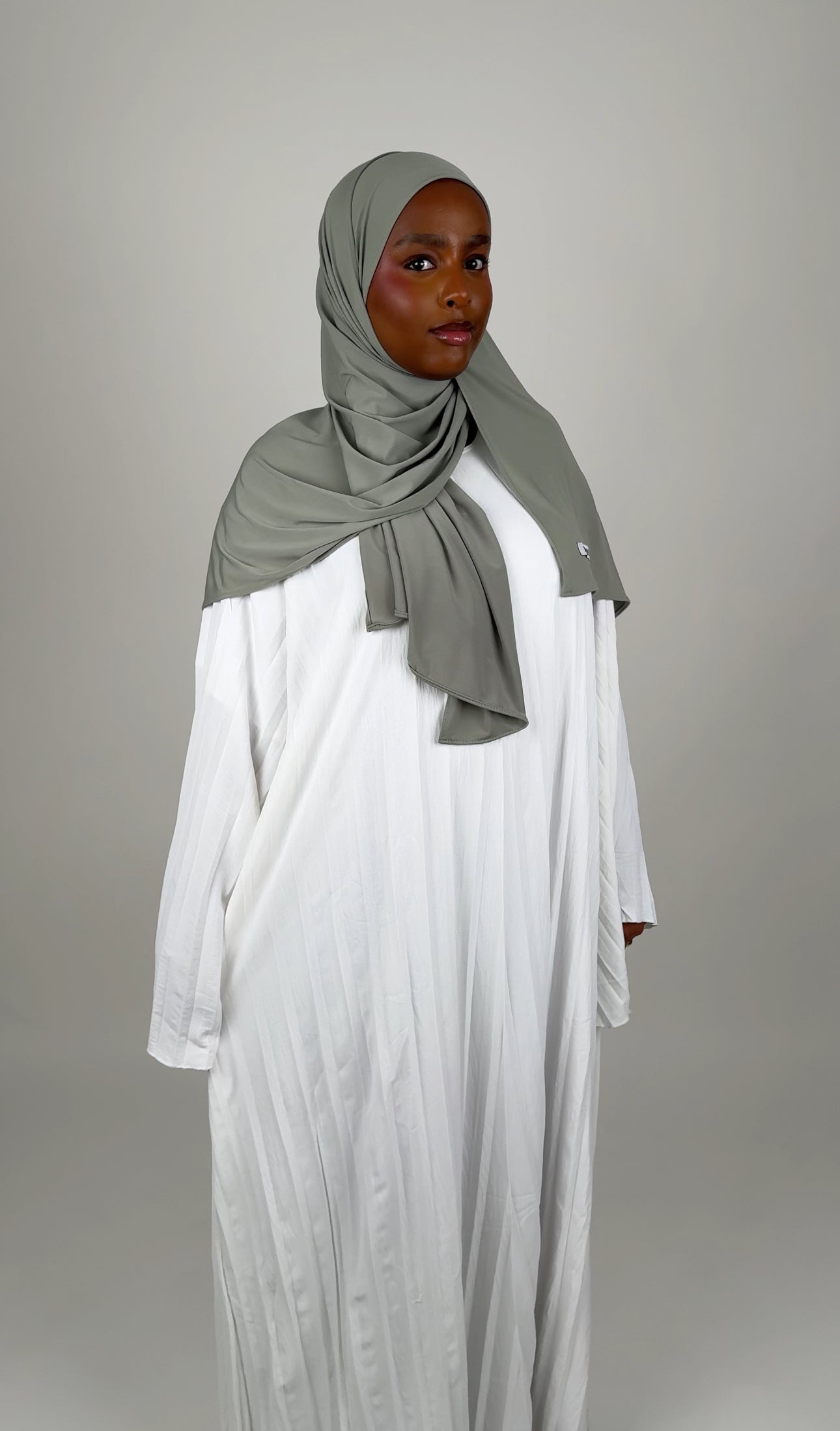 White Plissé abaya
