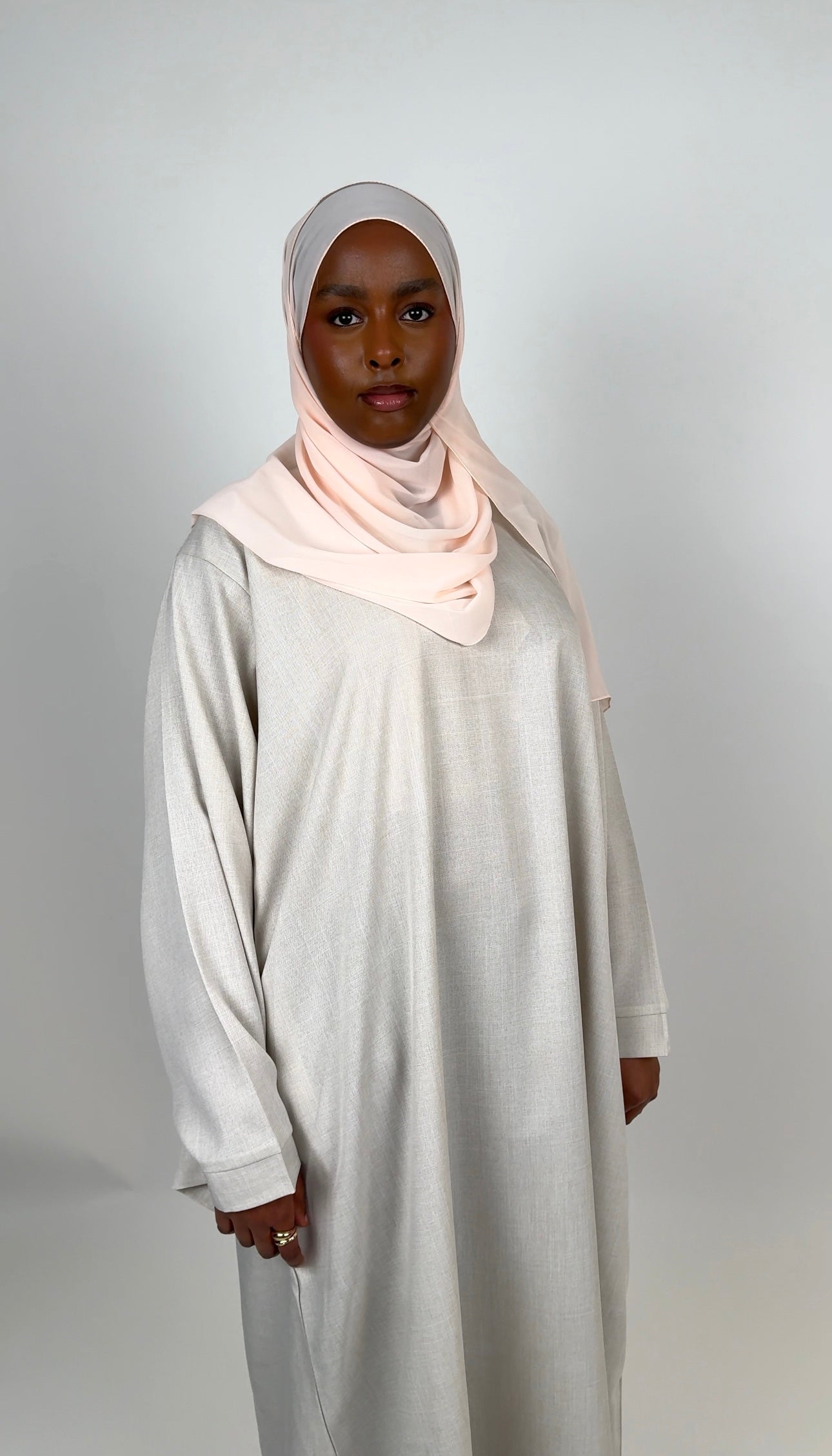 Yaqeen Closed abaya light