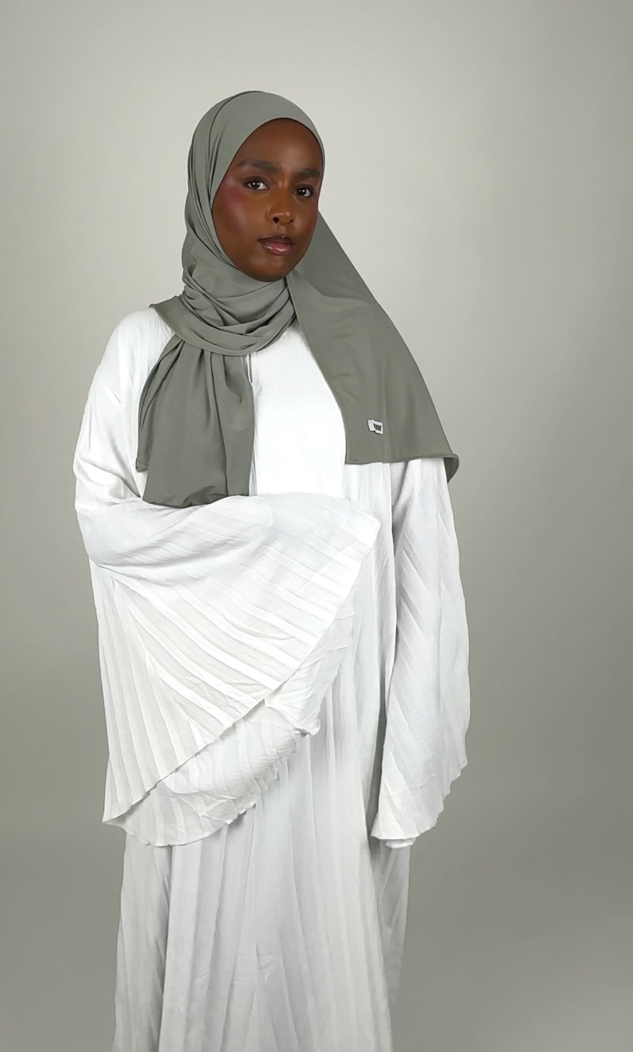 White Plissé abaya
