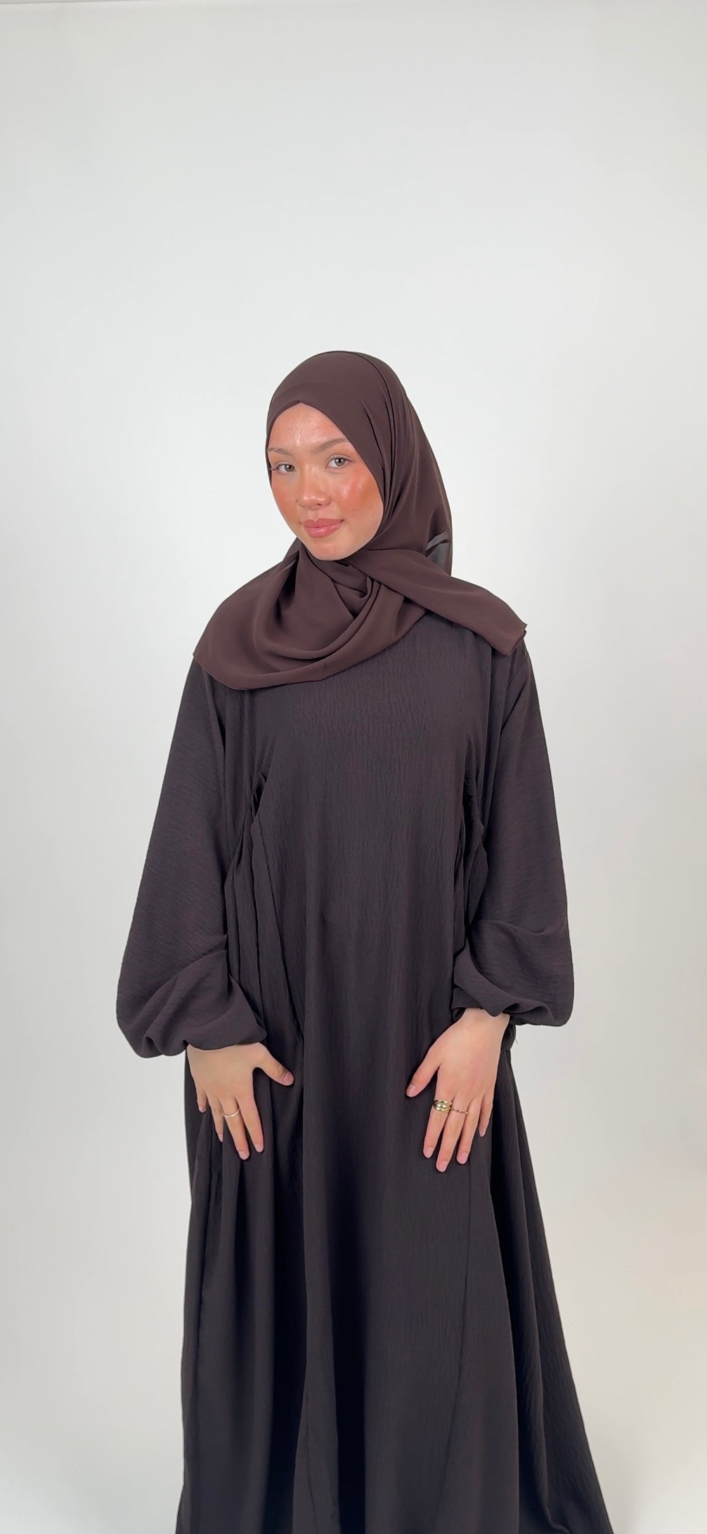 Medinah Abaya - Dark brown